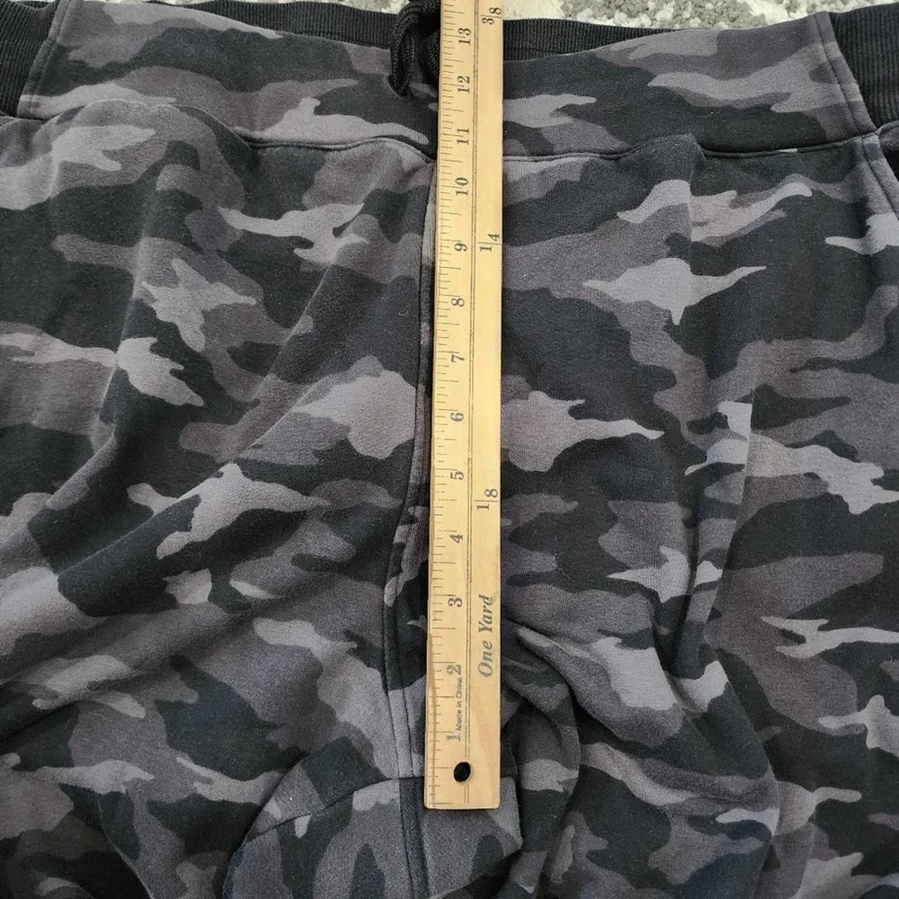 Athleta black camo women's size 2X capri sweatpants - Picture 5 of 7